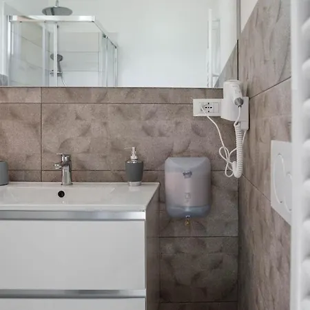 Guest house Villa Santa Lucia 4*